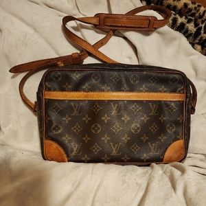 Authentic Louis Vuitton Trocadero 30